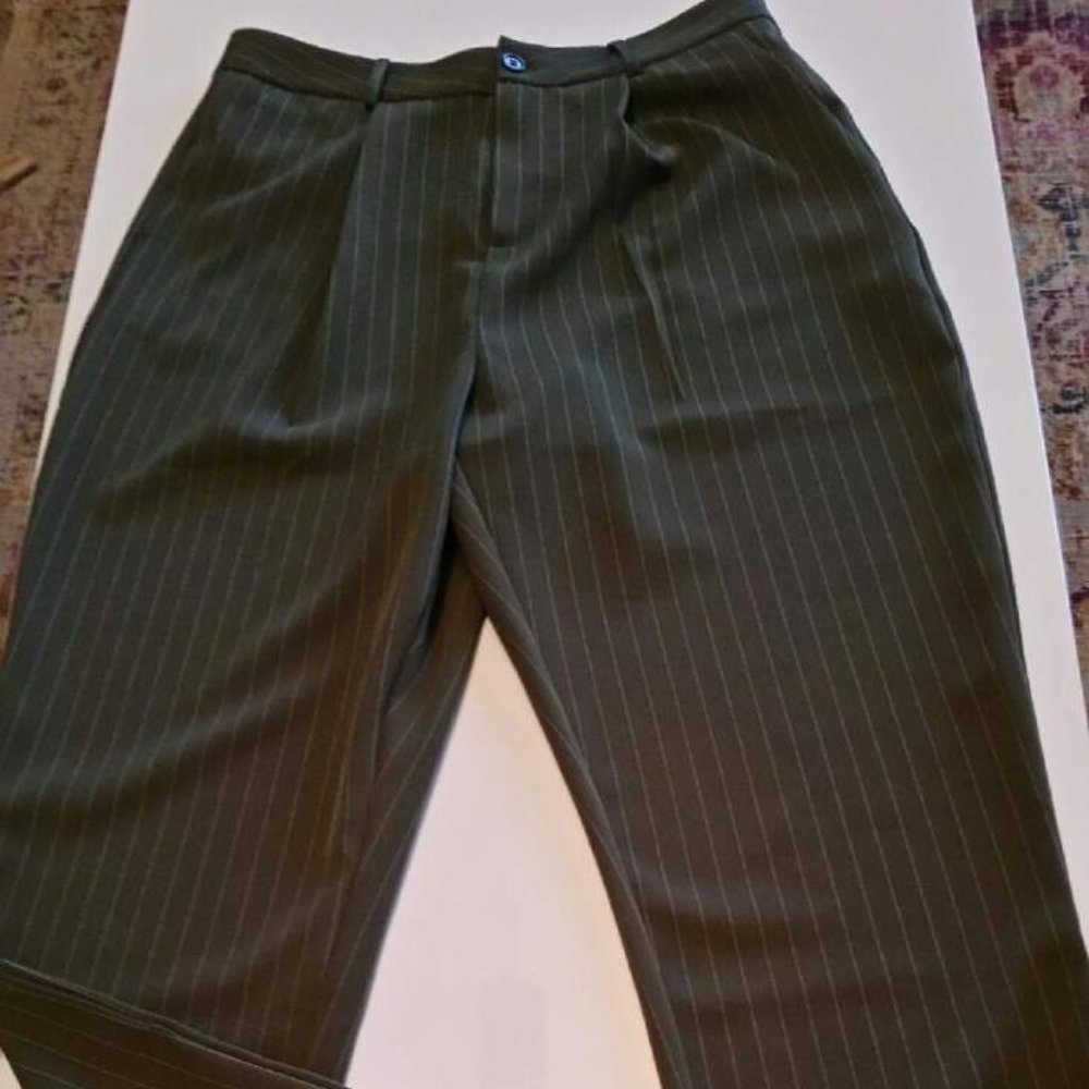 Forever 21 pin strip ankle pants
